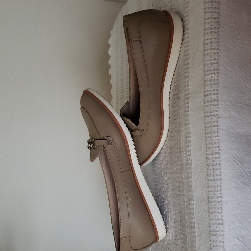 Adrienne Vittadini 'Linus' chain loafer, faux leather, taupe beige, women size 8 - Picture 5 of 8